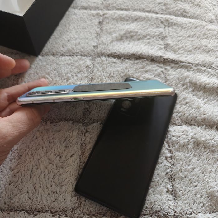 Sprzedam oppo find x3 neo 12/256  stan oceniam 9/10