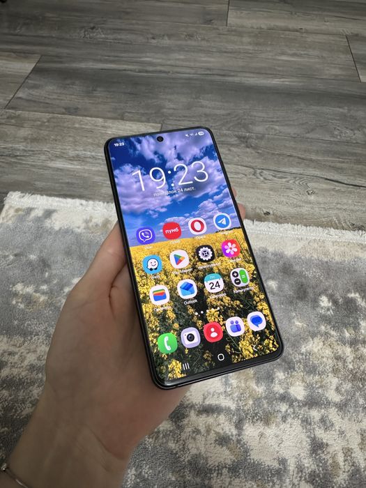 Продам samsung s21 FE 8/256