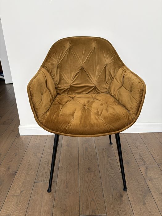 Krzesło tapicerowane „welurowe” zlote / musztardowe do salonu