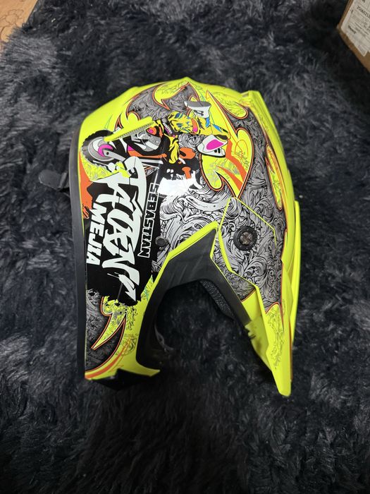 Мотошлем Virtue XL новый