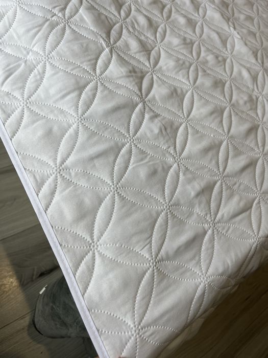 Непромокаюча простинь / наматрацник 220×200, захист матраца