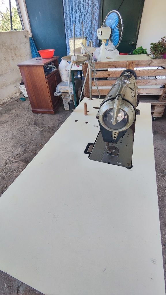 Vendo 2 máquinas de costura industriais