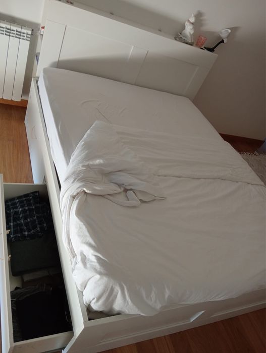 0: Cama casal ikea bom estado