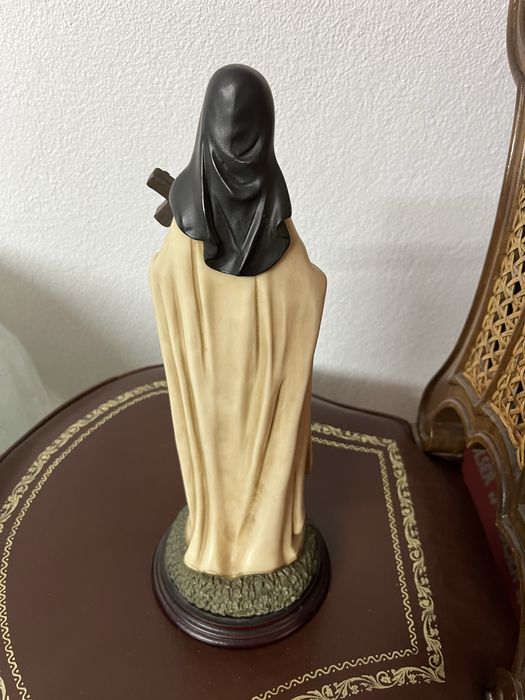 Estátua Santa Teresinha