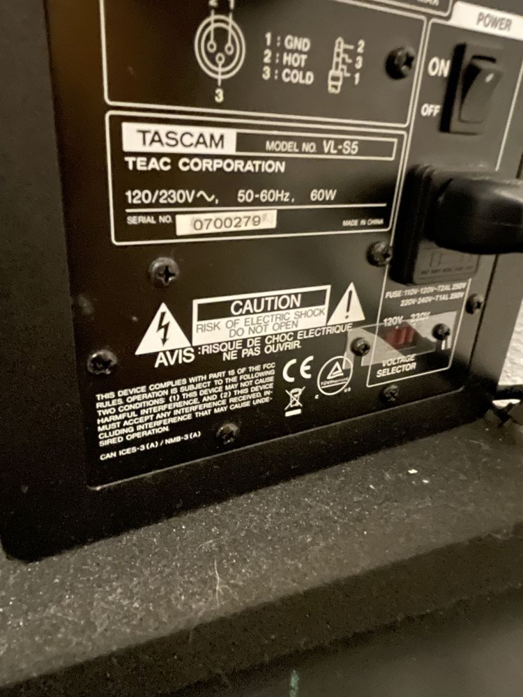 AKAI MPC X + Monitores Tascam + teclado M-Audio