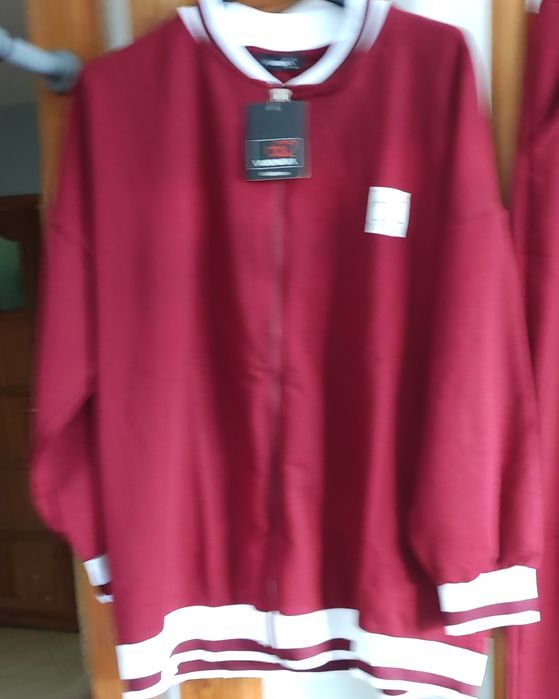 Damski komplet dresowy firmy WAWA