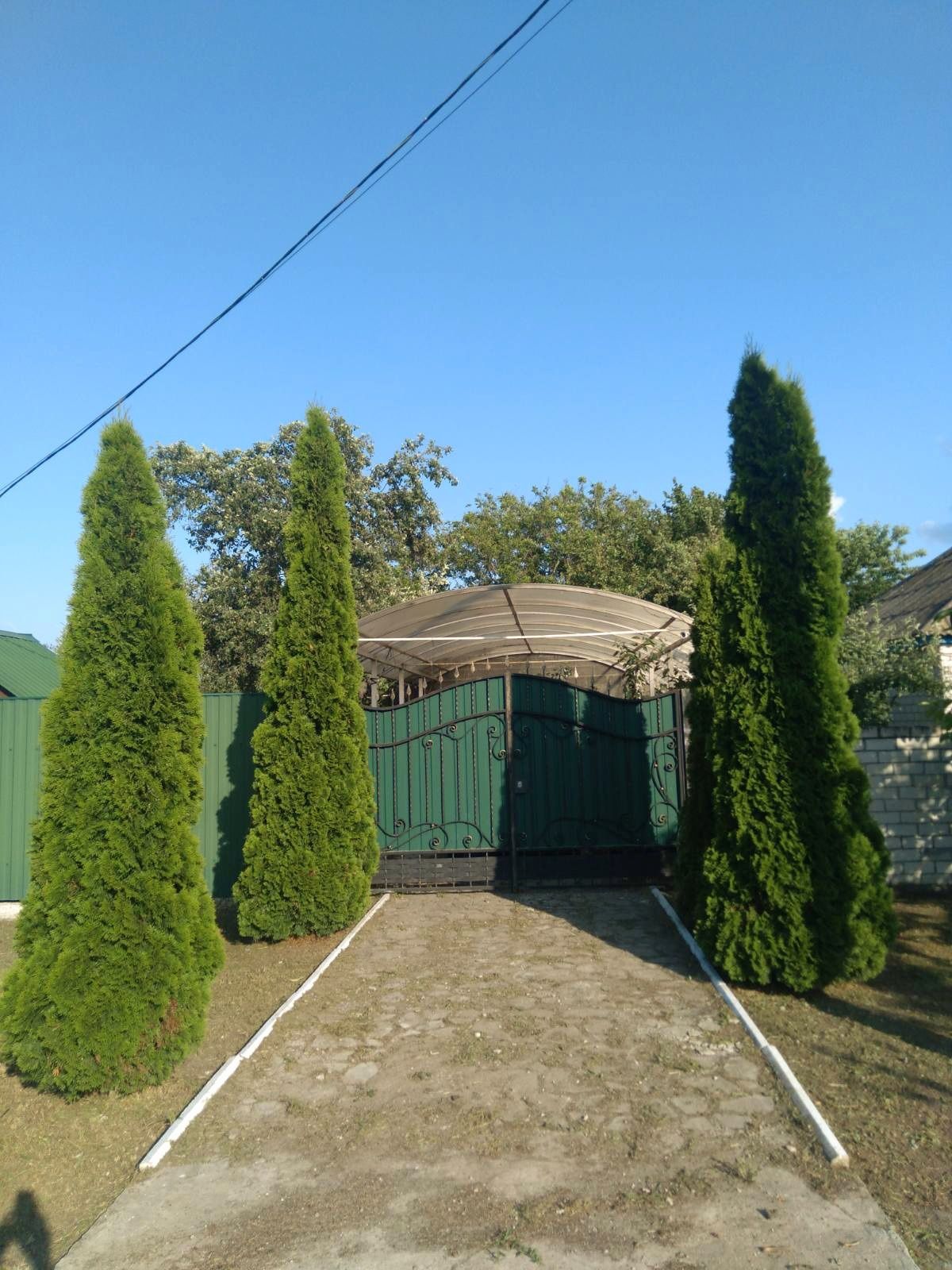 Продається затишний, доглянутий будинок