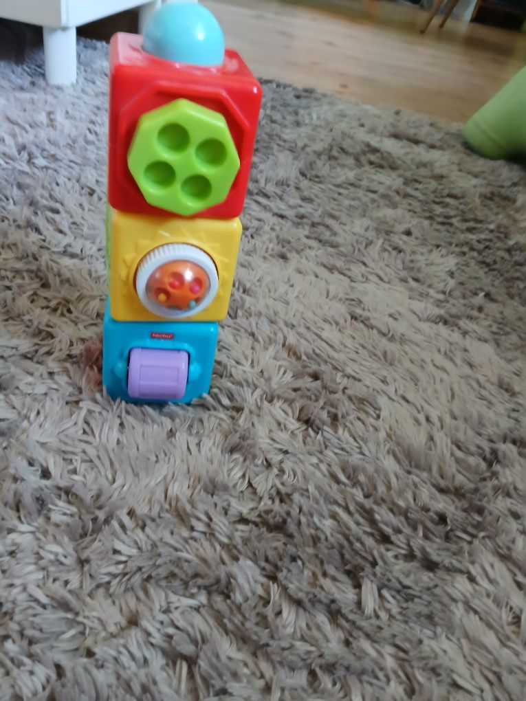 Klocki Fisher price, zestaw trzech klocków