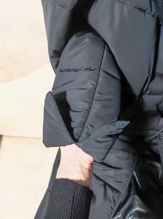 Стильне стьобане демісезонне пальто