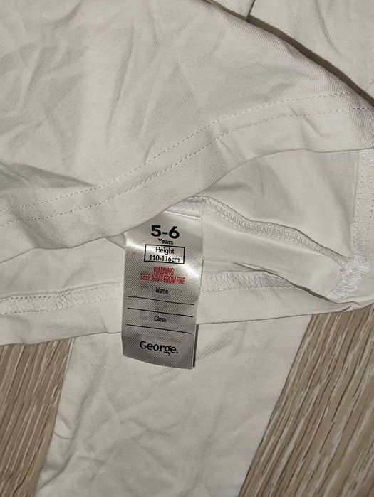 Білий, базовий реглан, лонг George на 5-6 років