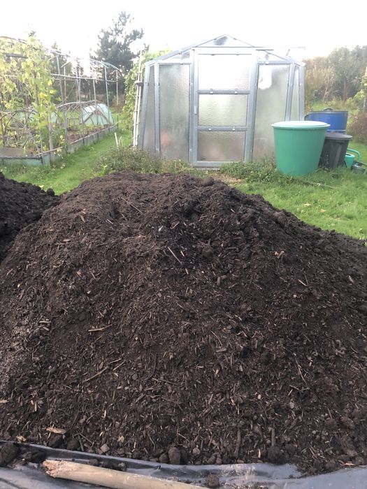 Ziemia ogrodowa, ziemia kompostowana, czarnoziem, pod warzywa, rosliny