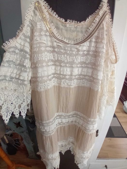 Sukienka z koronką oversize
