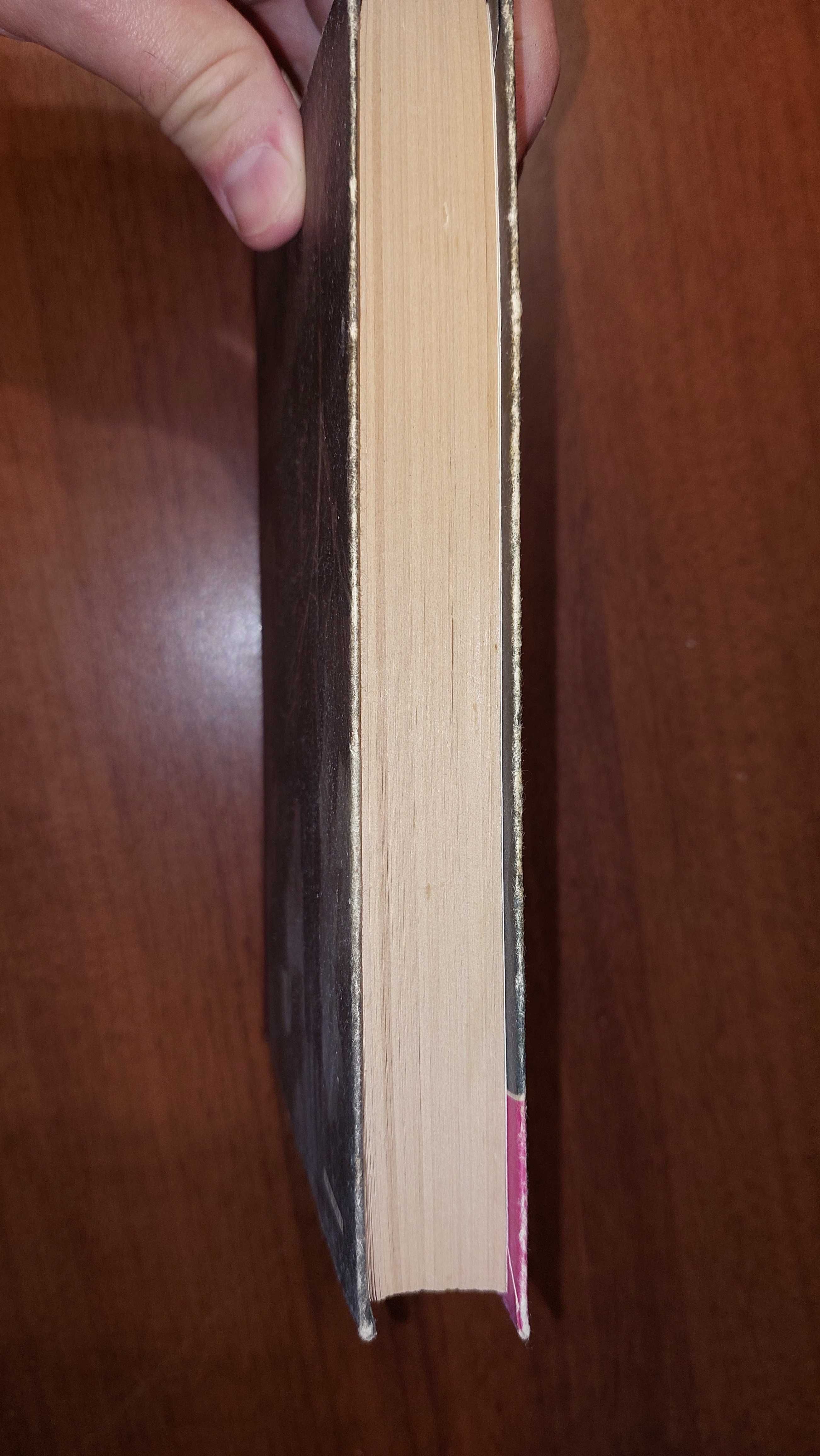 Продам книгу Ю. Дольд-Михайлик И один в поле воин