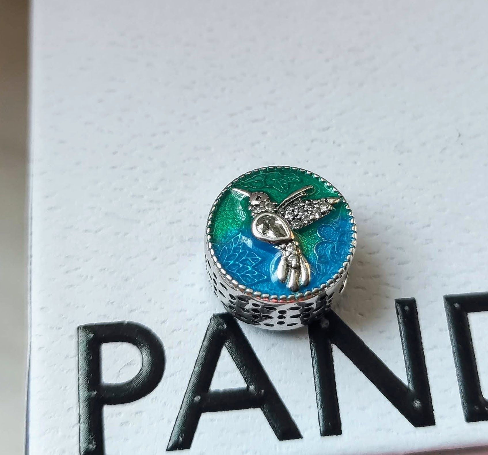 Charm's srebrny kolorowy ptak koliber z kryształkami srebro S925