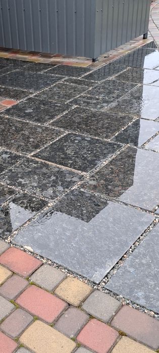 Гранитная брекчия гранит