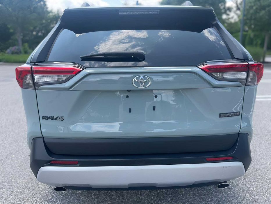 Toyota RAV4      2022