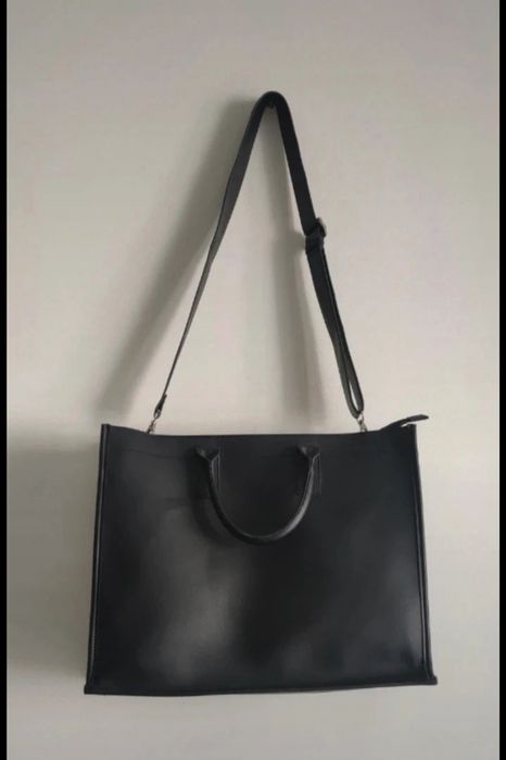 Skórzana torba shopper zapinana na zamek z kieszenią
