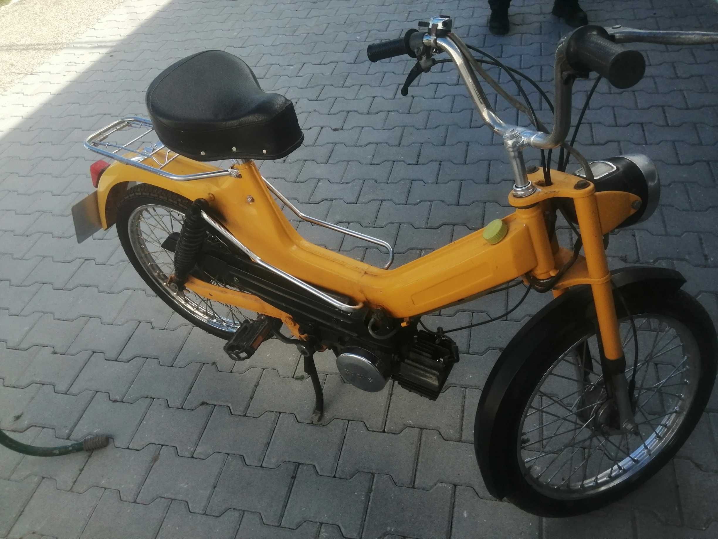 Motorizada antiga sach minorca