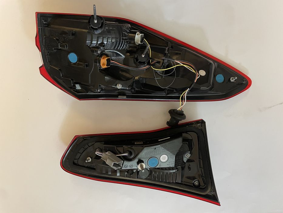 Ford Focus MK4 lift kombi  / lampa prawa tylna tył / ORG.