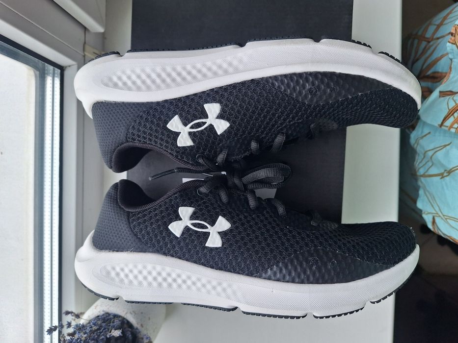 Кросівки  Under Armour  38 р