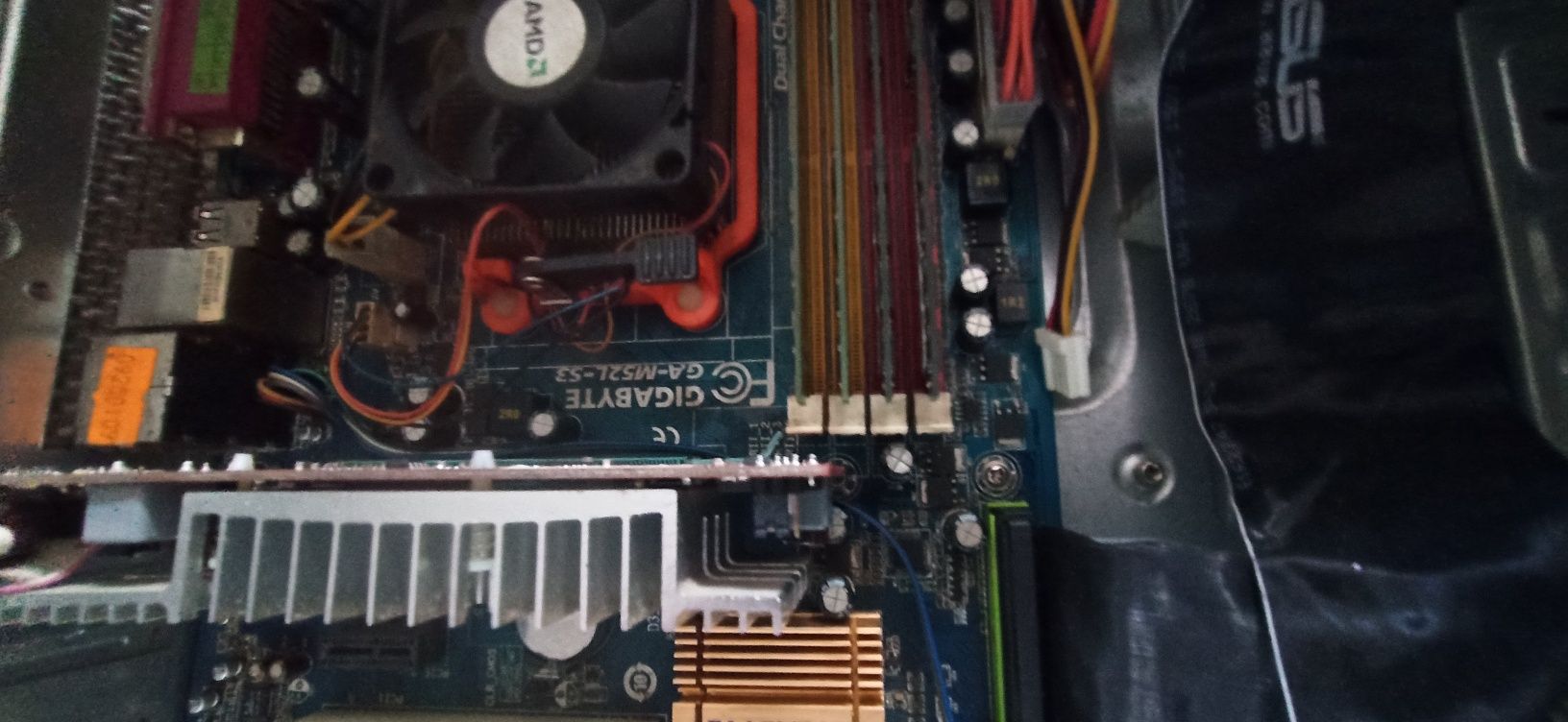 Komputer PC GA M52L-S3/AMD ATHLON 64 X2 5200/5gb/ATI 513 mb