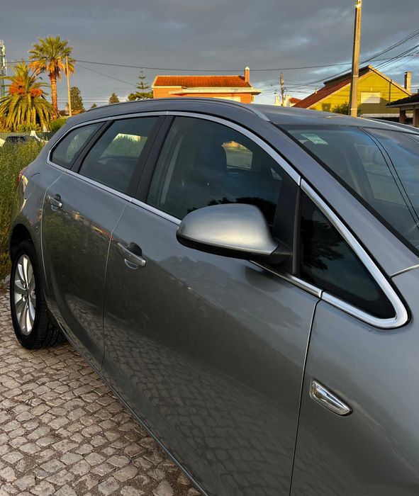 Opel Astra J - 1.7 CDTI . 125CV