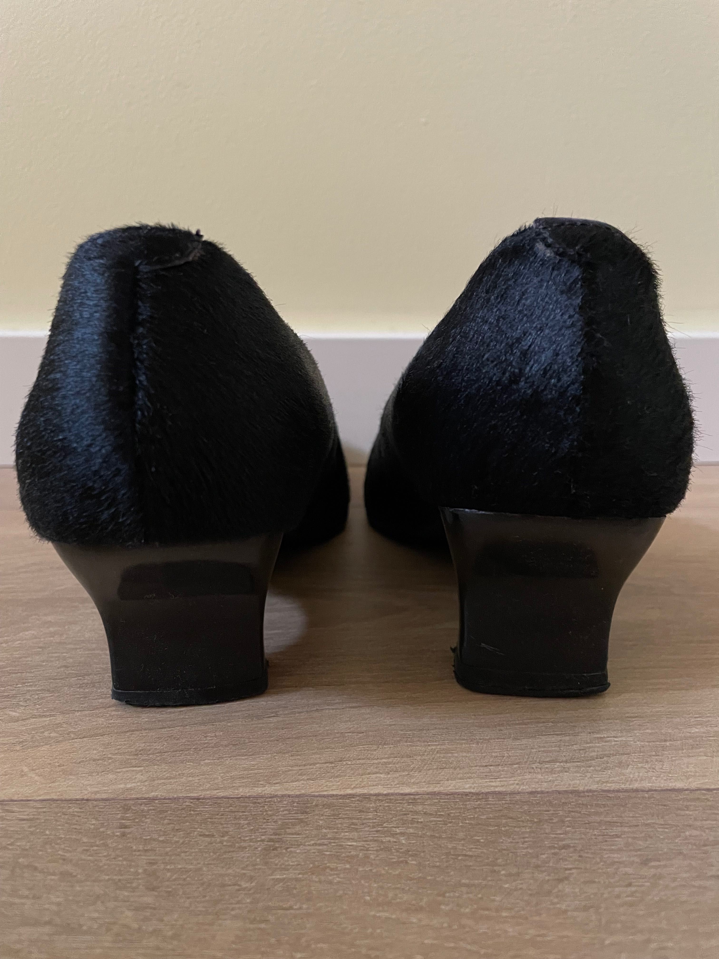 Sapatos de senhora Jaime Mascaró bordado 37,5 em pele e pêlo