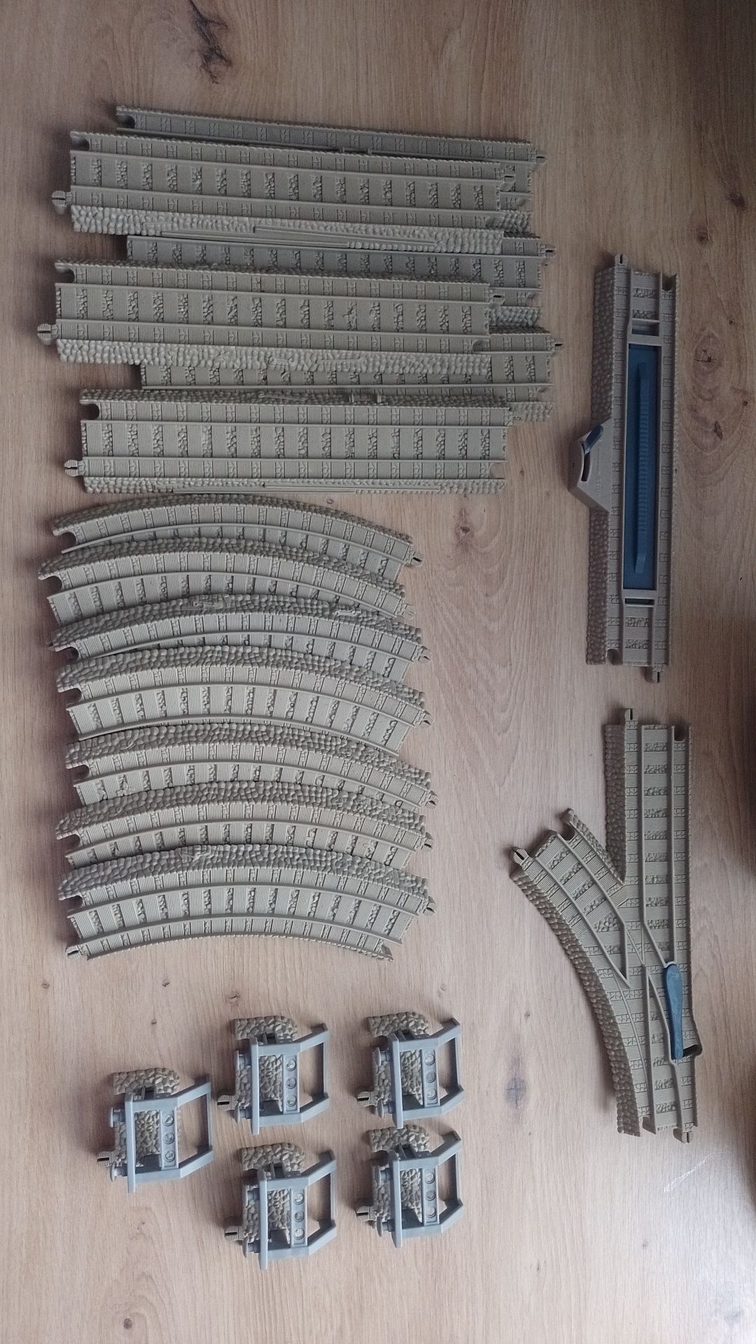 Duży zestaw Trackmaster Tomek i Przyjaciele ok. 55 torów+Domkowo+Zwrot