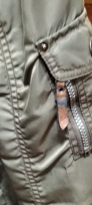 Blusão verde em bom estado