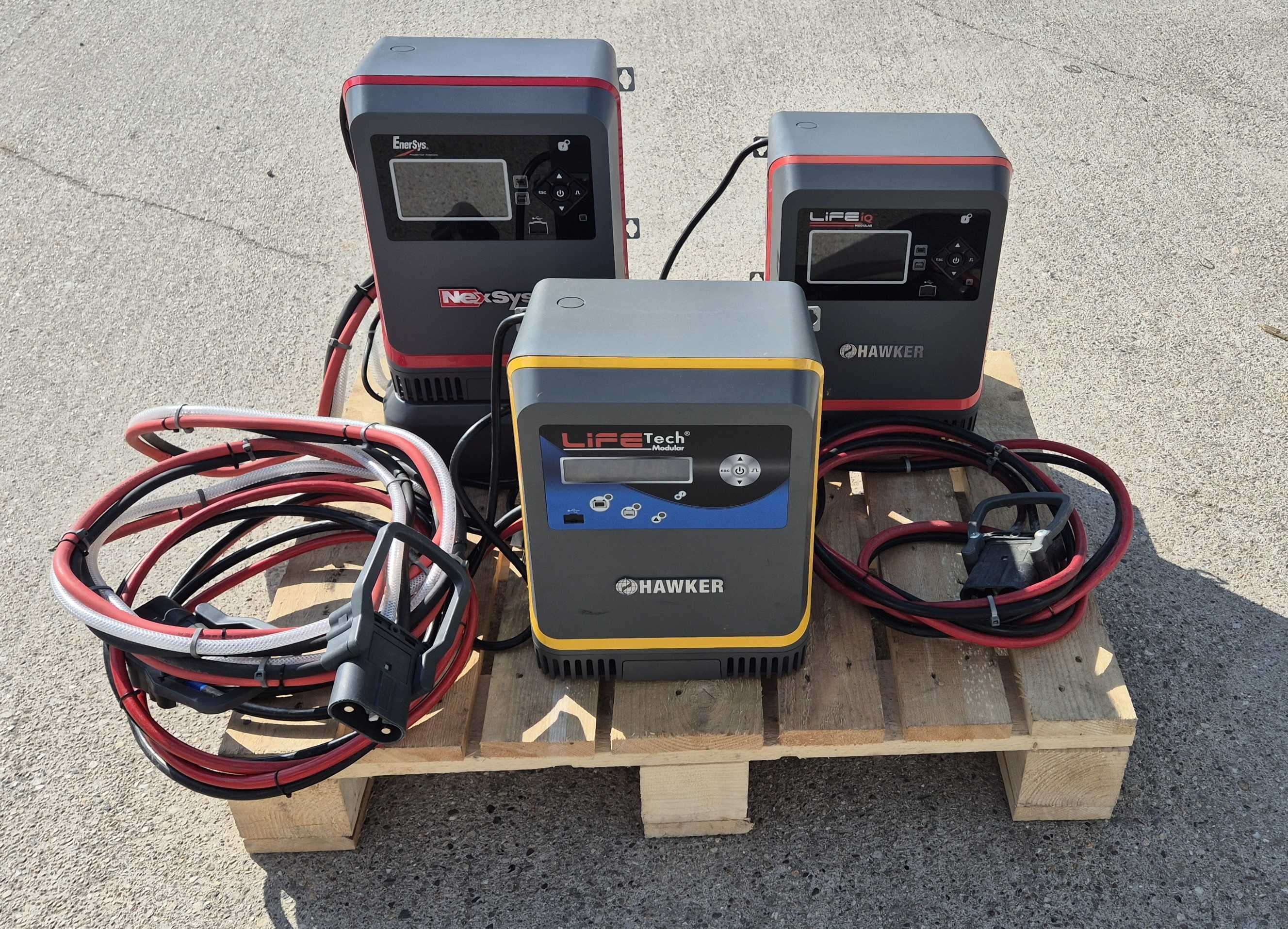 Prostownik 24V 70A HAWKER LIFE Tech Modular