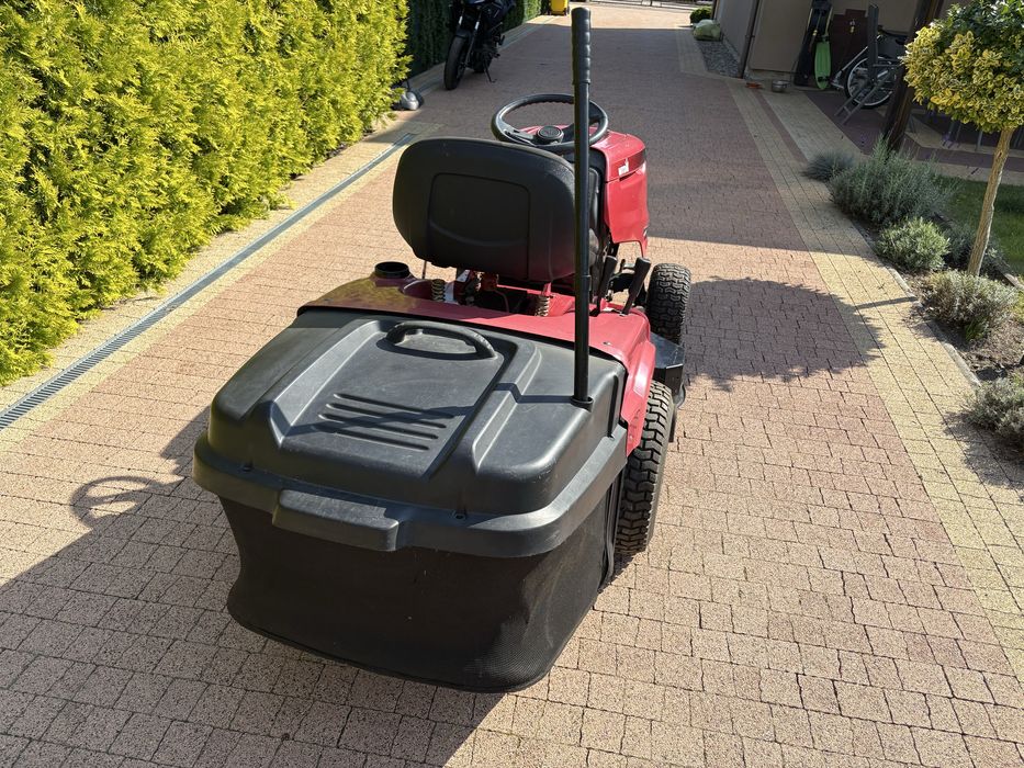 Traktorek z koszem MTD silnik B&S 13 hp.