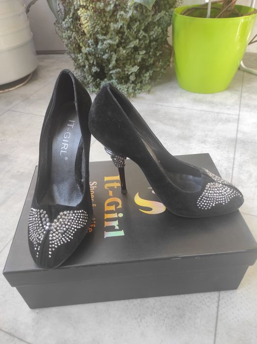 Ошатні туфлі на маленьку ніжку