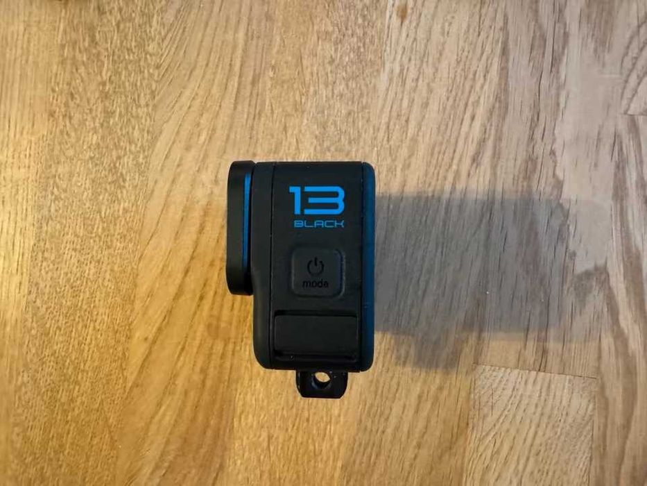 GoPro Hero 13 Black z 2 akumulatorami i uchwytem