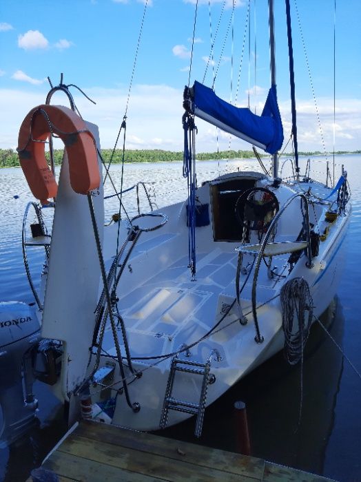 Twister 800 czarter jachtu mazury Skorupki Tałtowisko