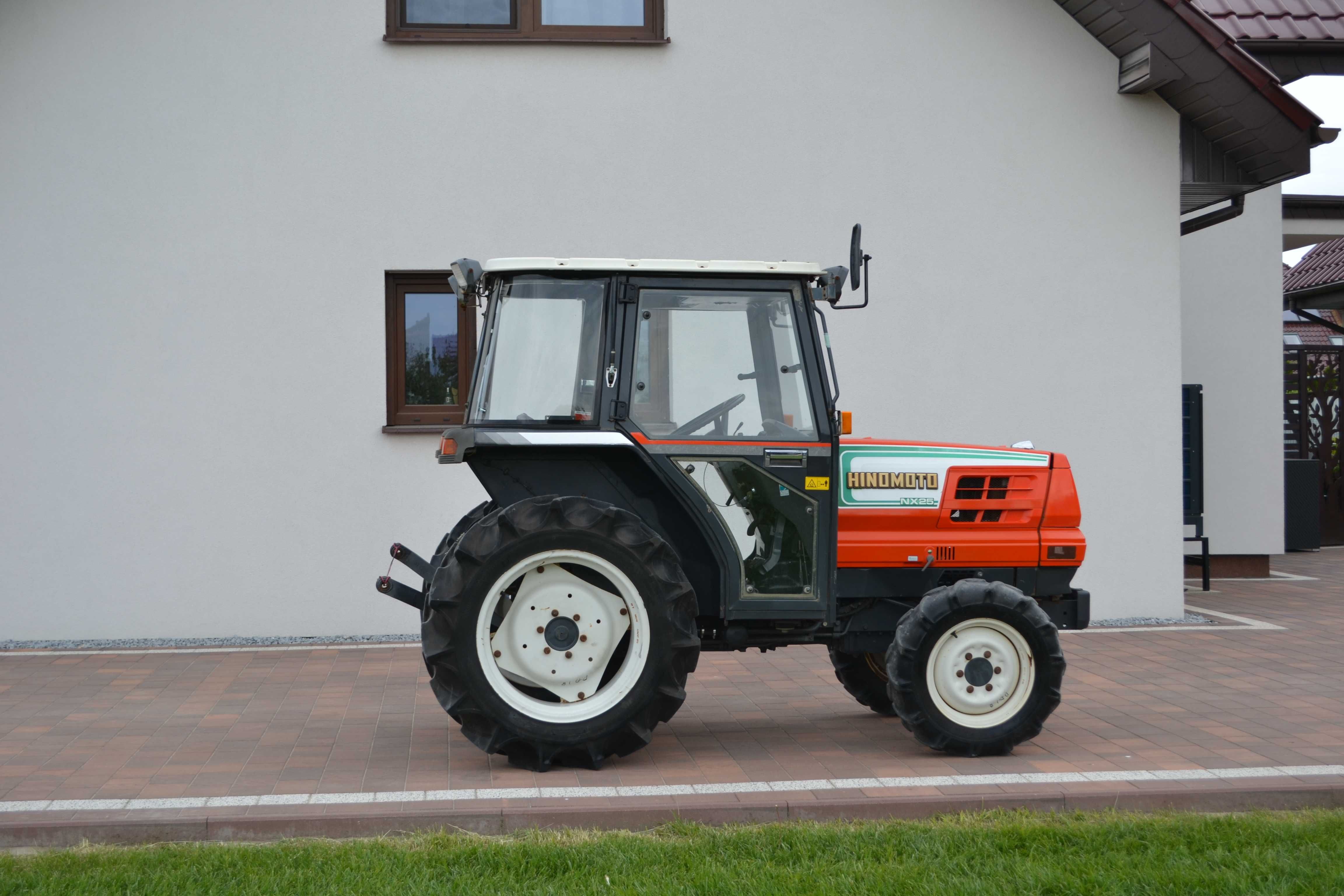 Traktorek japoński mini traktor Hinomoto Kubota Kabinowy japonski