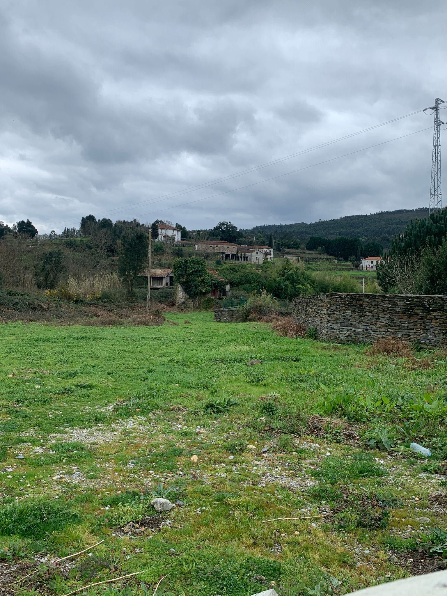 Quintinha Sobreira, Paredes