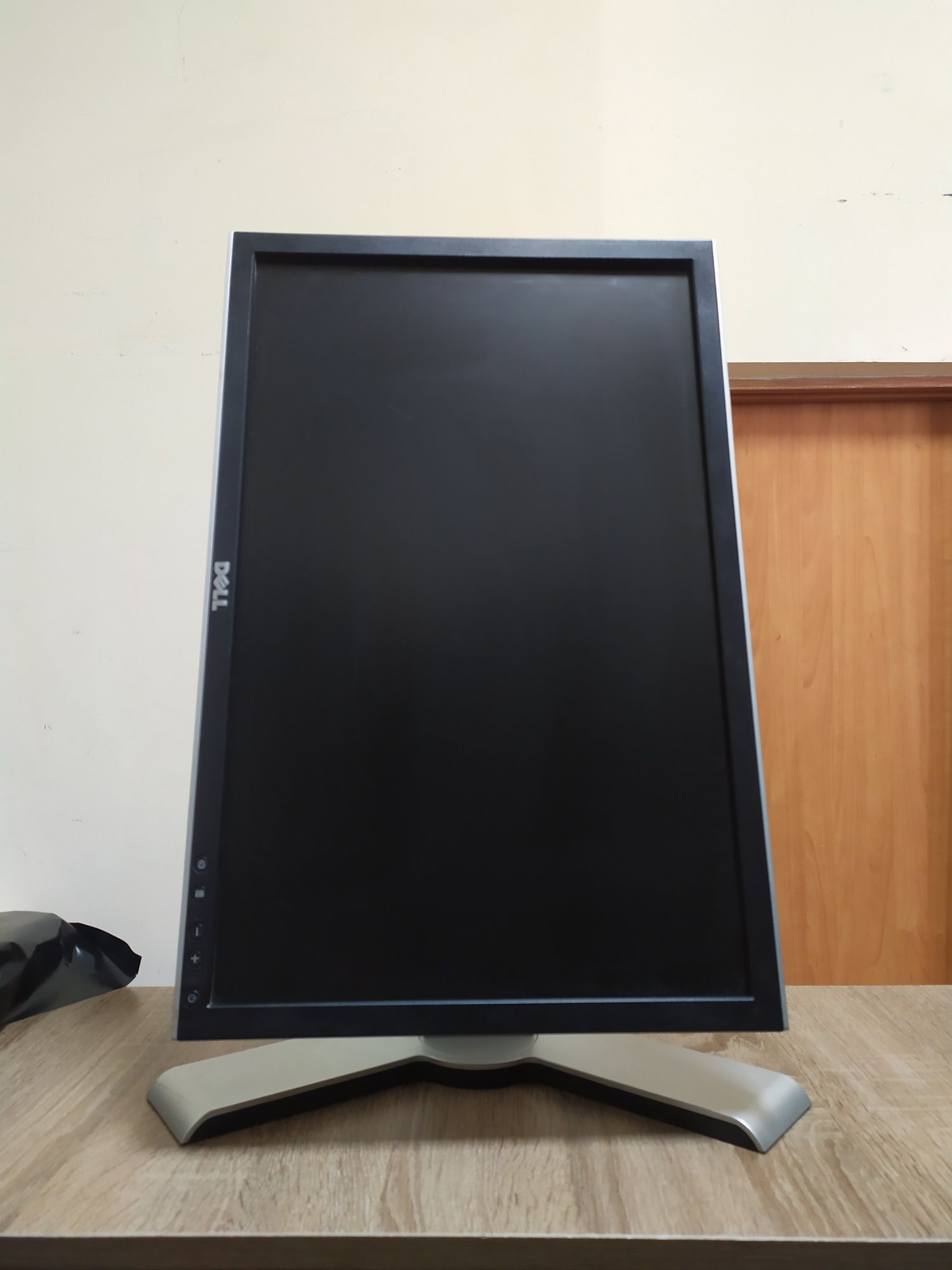 Гарантия. Монитор Dell 22"