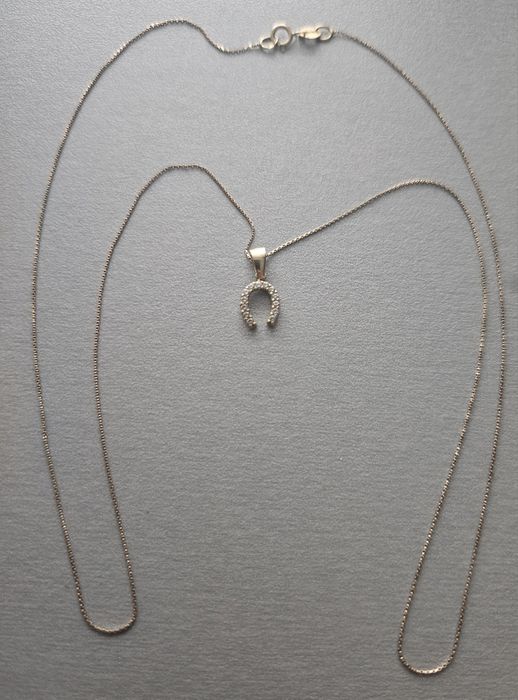 Złoty łańcuszek damski, podkowa