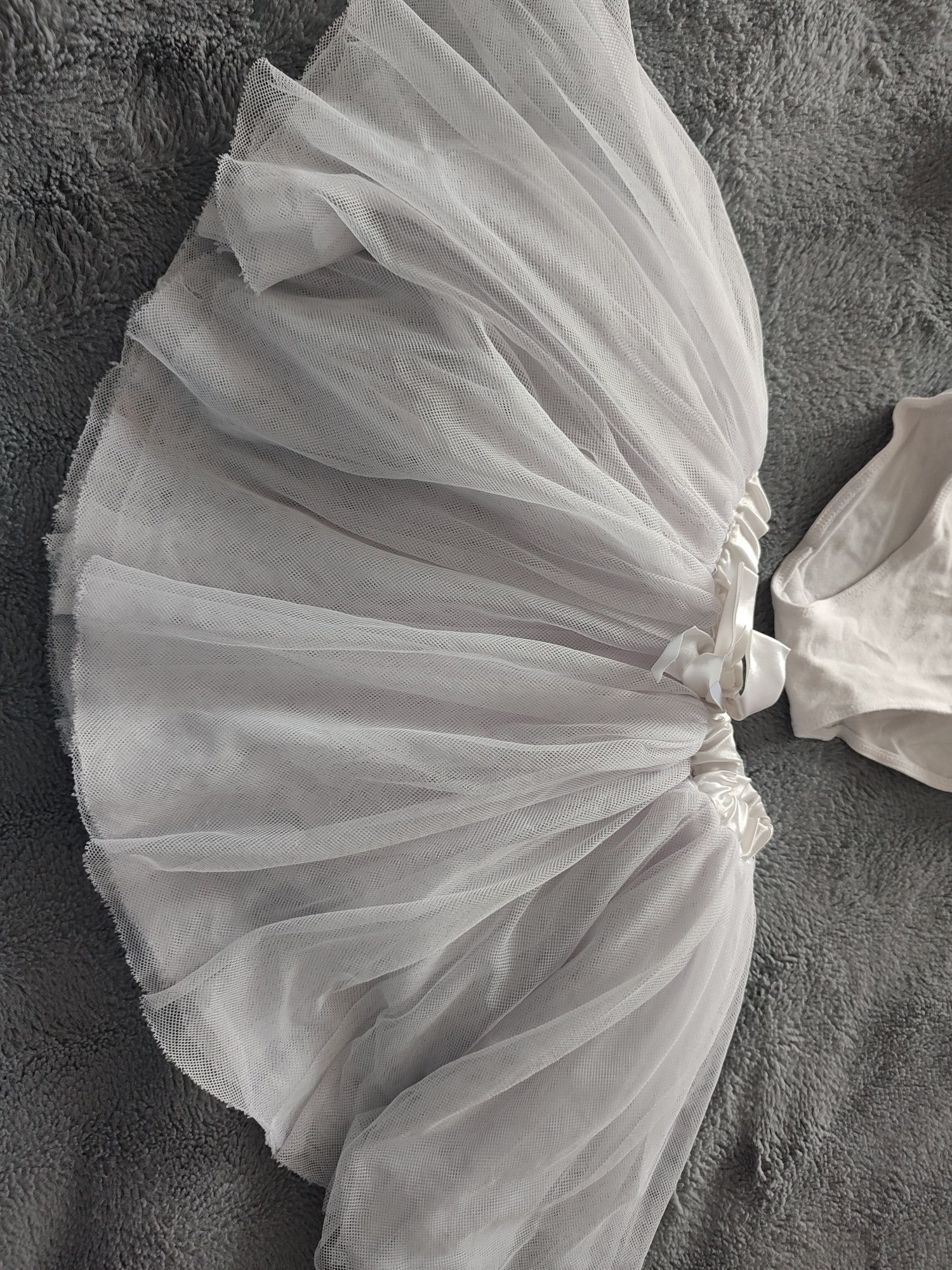 Arabesque biała baletnica strój body spódniczka 110/116