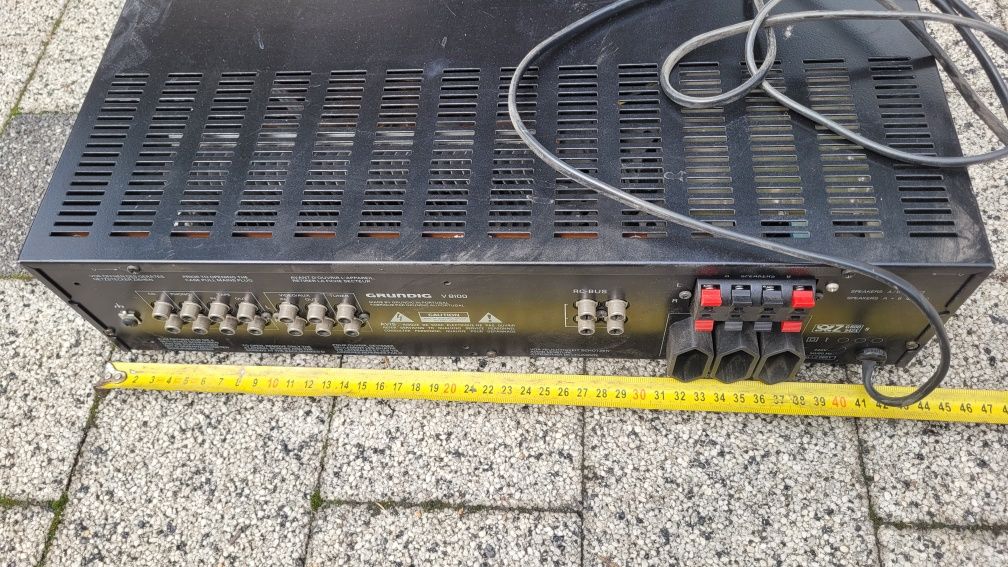 Wzmacniacz Grundig V8100