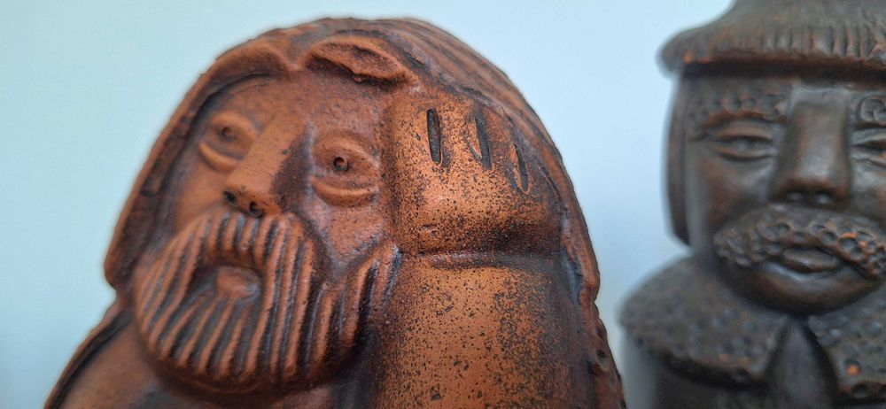 Gliniana figurka – dyskretna perełka rzemiosła ludowego