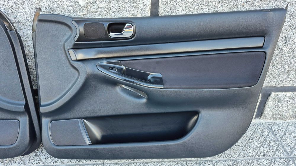 AUDI A4 B5(8D)-Quartelas Portas PRETAS ESTOFADAS NOVO-EXCELENTE ESTADO