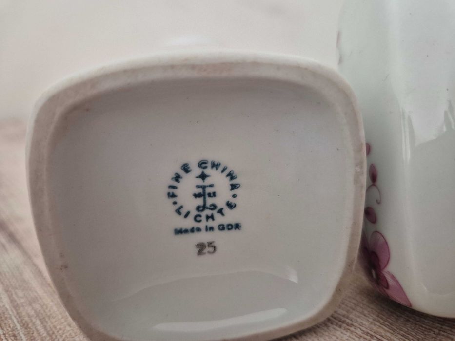 Porcelanowy wazon ze świecznikiem.Fine Lichte China GDR