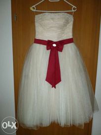 Sukienka ślubna z pasem
