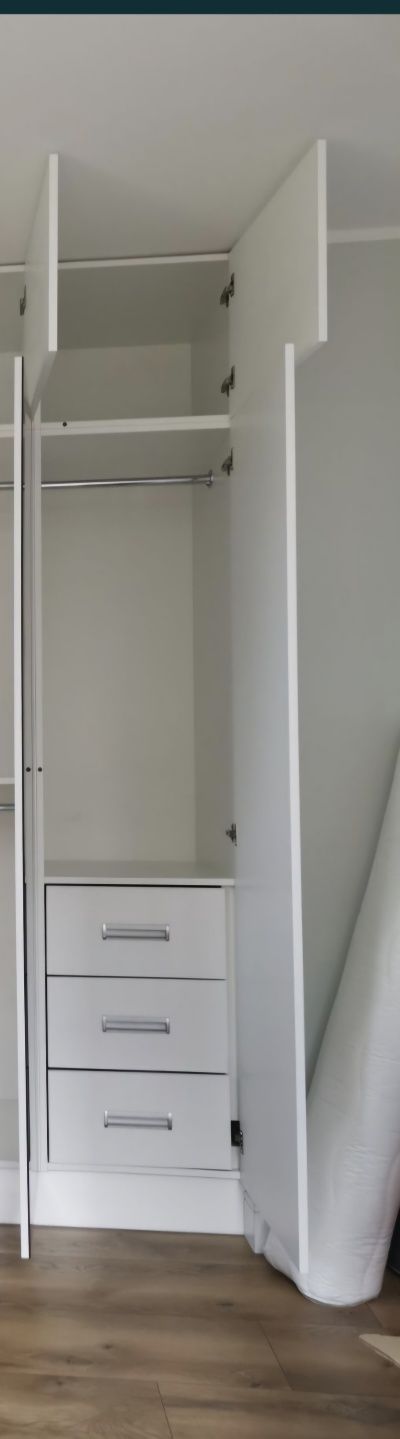 Sprzedam słupek ,drzwi lakierowane