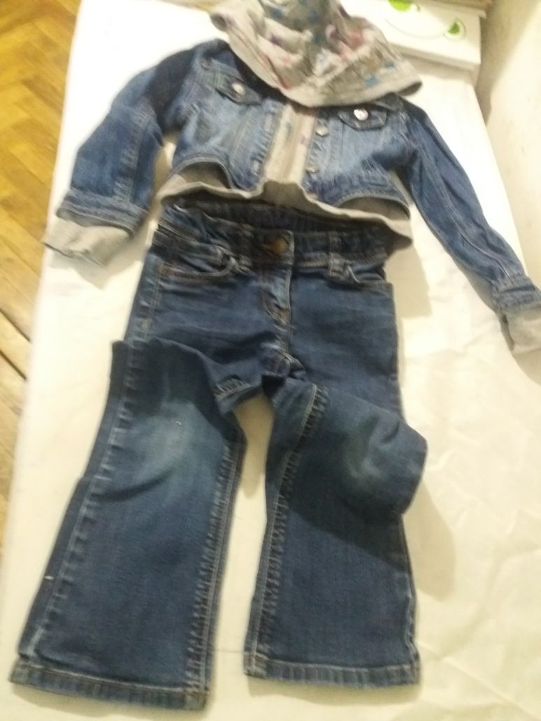 Детский джинсовой костюм.