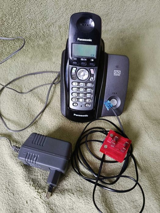Telefon bezprzewodowy Panasonic kx-tca122fxt