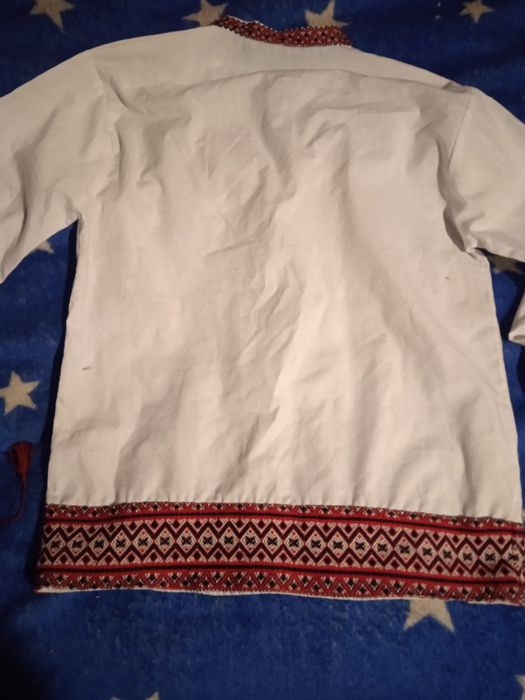 Продам вишиванку на хлопчика 10 років