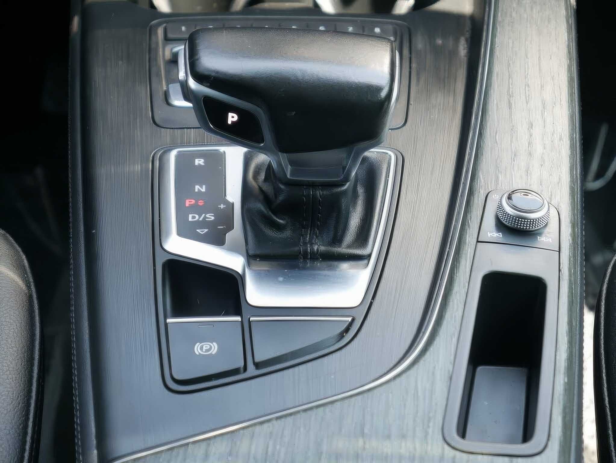 2019 Audi A4 quattro Premium Plus