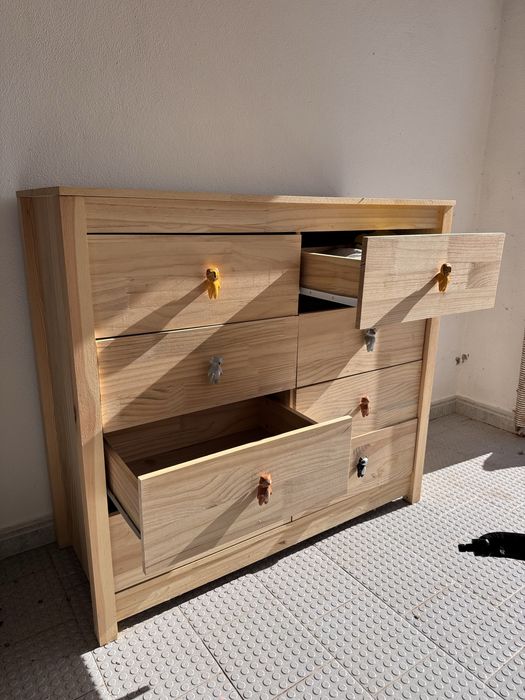 Comoda em madeira de pinho tratada